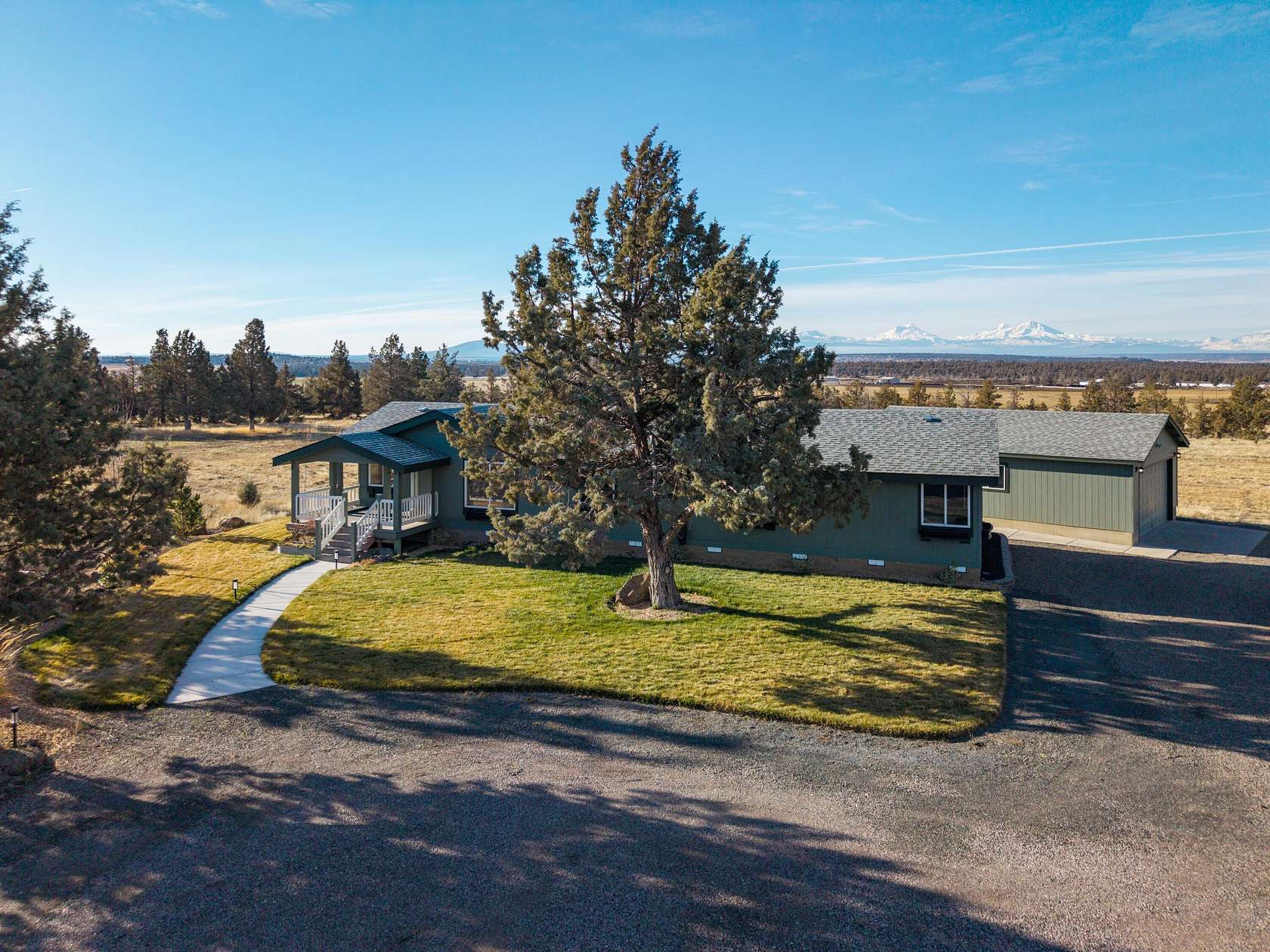 39 Acres of Land with Home for Sale in Terrebonne, Oregon
