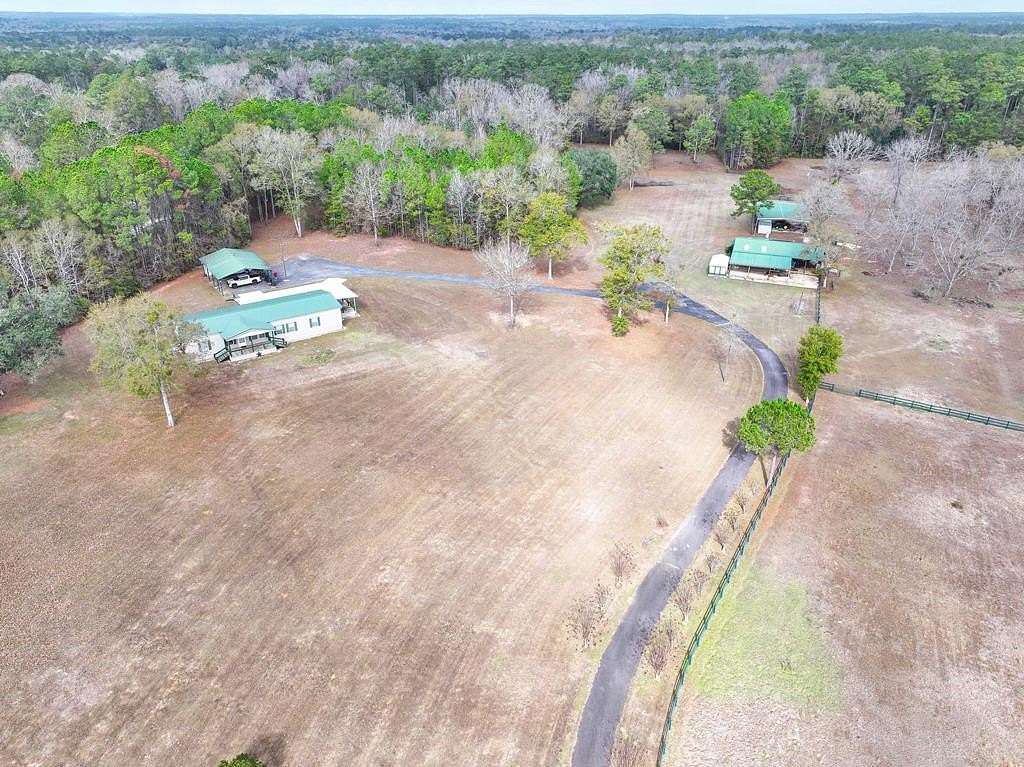 15.8 Acres of Land with Home for Sale in Cairo, Georgia