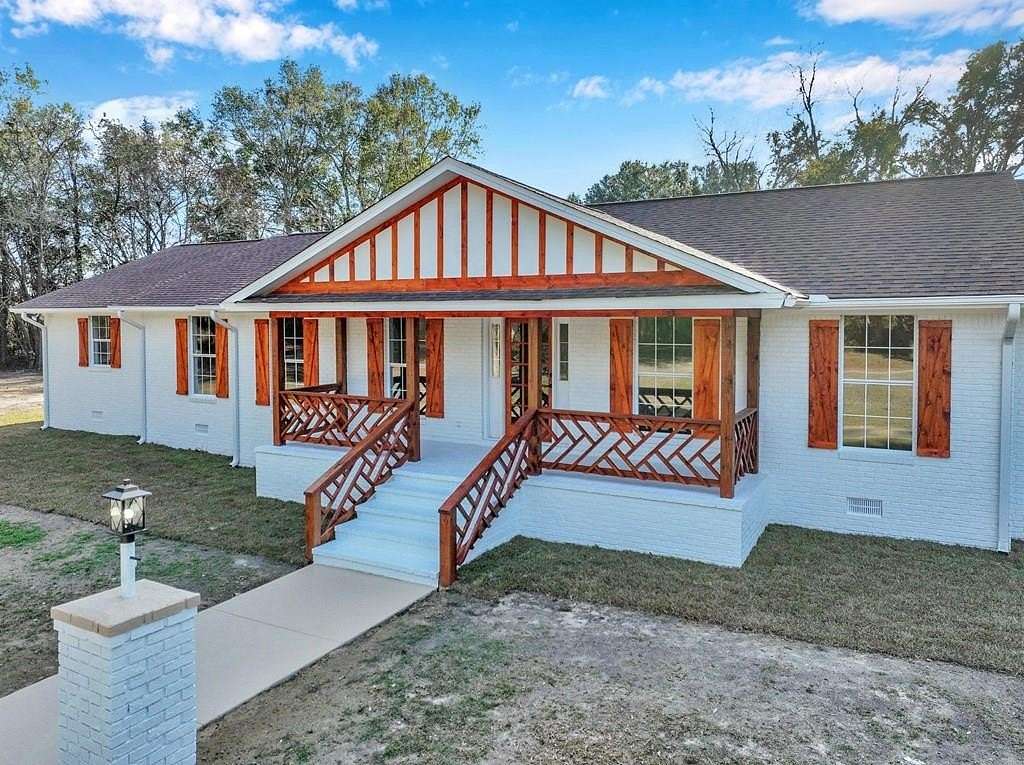 4 Acres of Residential Land with Home for Sale in Thomasville, Georgia