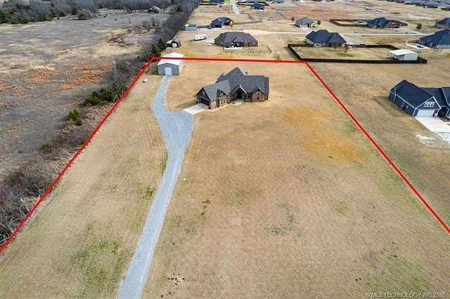 3 Acres of Residential Land with Home for Sale in Durant, Oklahoma