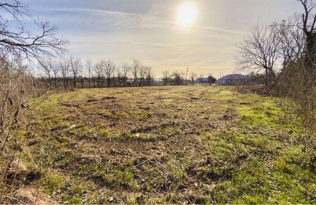 0.94 Acres of Residential Land for Sale in Riesel, Texas