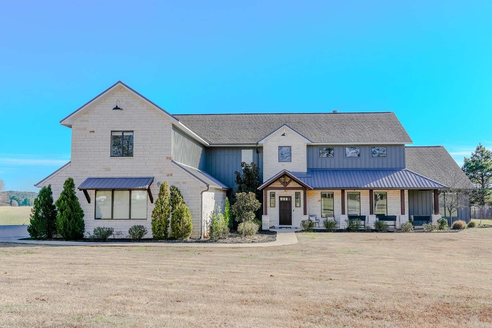 2.4 Acres of Residential Land with Home for Sale in Texarkana, Texas