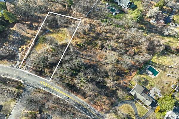 1 Acre of Residential Land for Sale in Dix Hills, New York