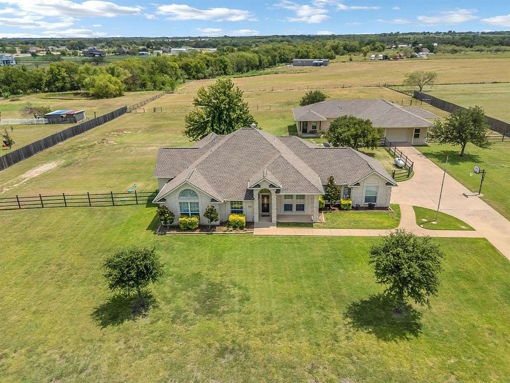 2.5 Acres of Land with Home for Sale in Terrell, Texas