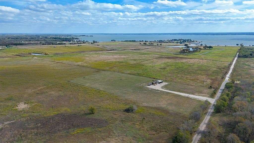 5 Acres of Residential Land for Sale in Corsicana, Texas