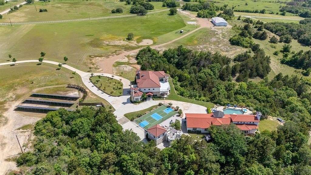 25 Acres of Agricultural Land with Home for Sale in Decatur, Texas