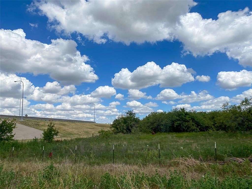 8 Acres of Land for Sale in Cleburne, Texas