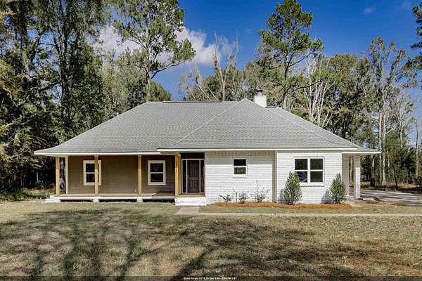 5 Acres of Residential Land with Home for Sale in Zachary, Louisiana