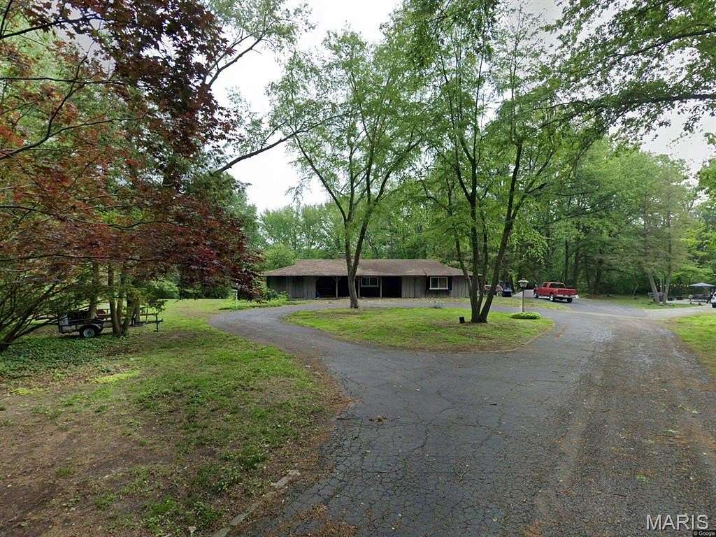 3.59 Acres of Land with Home for Sale in Belleville, Illinois