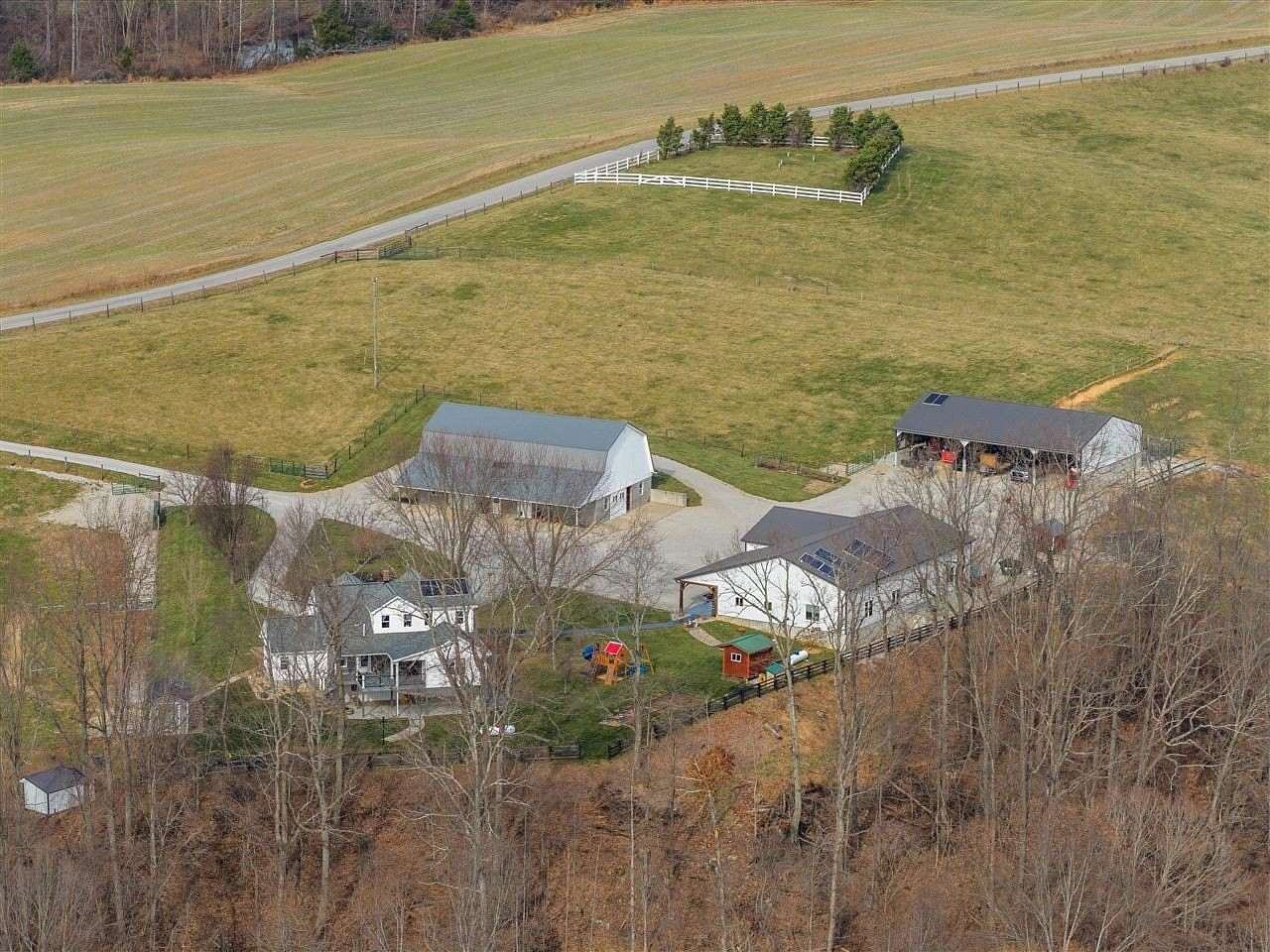 14.5 Acres of Land with Home for Sale in Munfordville, Kentucky