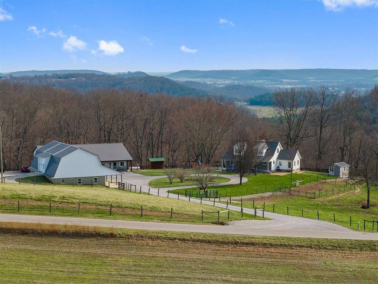 14.5 Acres of Land with Home for Sale in Munfordville, Kentucky