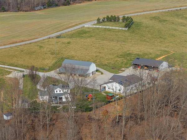 14.5 Acres of Land with Home for Sale in Munfordville, Kentucky