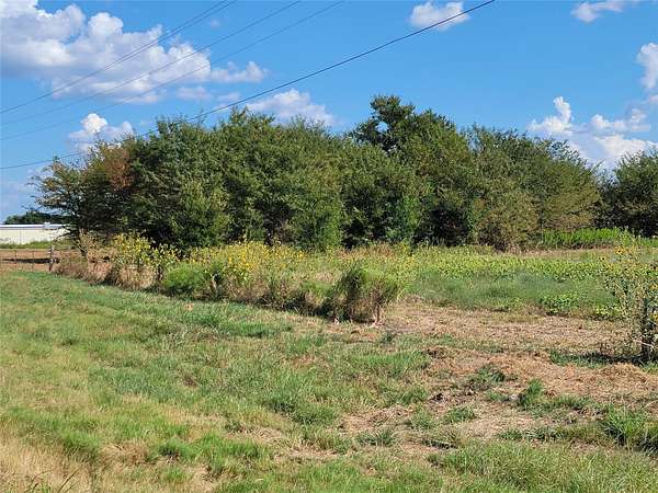 3.58 Acres of Mixed-Use Land for Sale in Lindsay, Texas