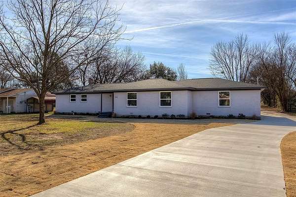 1.7 Acres of Residential Land with Home for Sale in Sulphur Springs, Texas