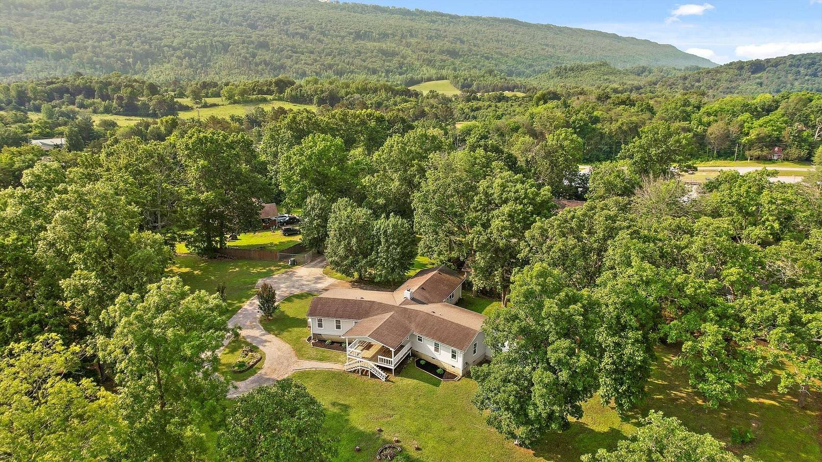 2.62 Acres of Residential Land with Home for Sale in Trenton, Georgia