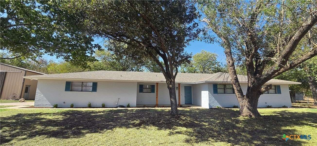 8.8 Acres of Residential Land with Home for Sale in Temple, Texas