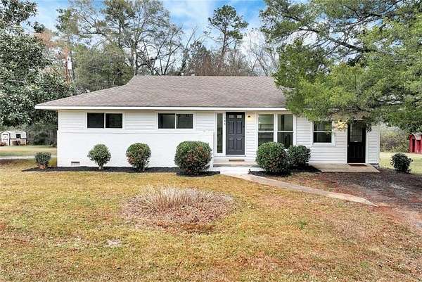 3.14 Acres of Residential Land with Home for Sale in Winterville, Georgia