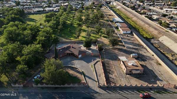 4.26 Acres of Residential Land with Home for Sale in El Paso, Texas