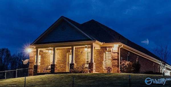 10 Acres of Residential Land with Home for Sale in Athens, Alabama