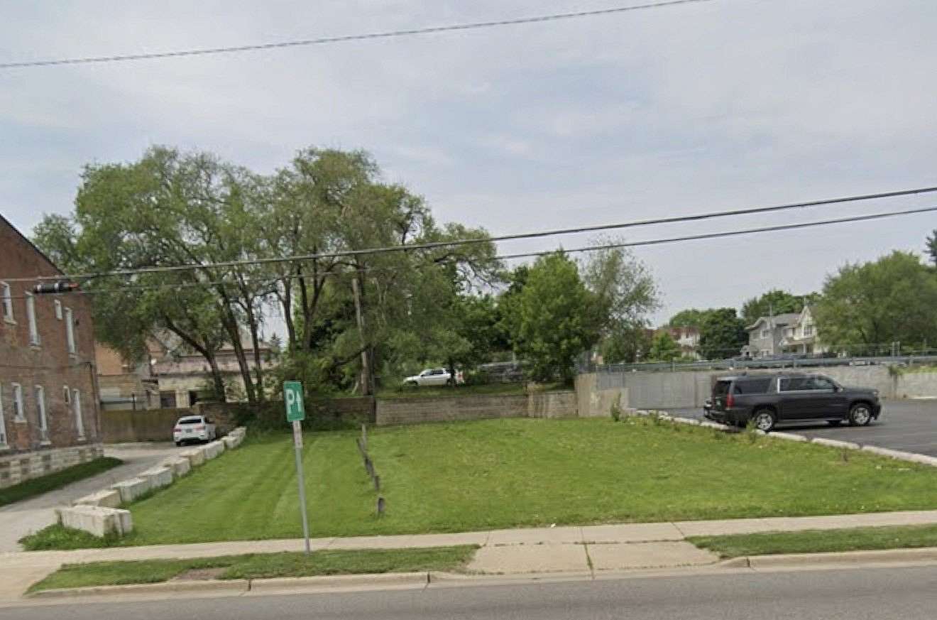 0.1 Acres of Commercial Land for Sale in Aurora, Illinois