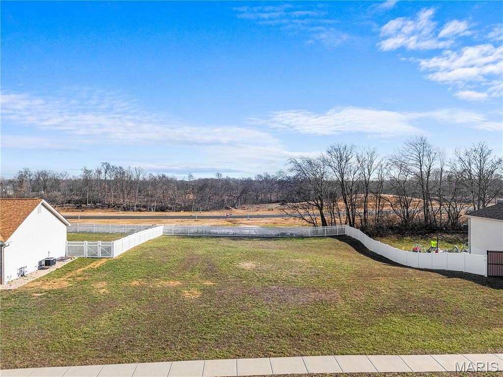 0.32 Acres of Residential Land for Sale in Waterloo, Illinois