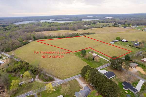 10 Acres of Residential Land for Sale in Winchester, Tennessee