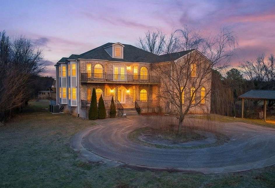 5.55 Acres of Land with Home for Sale in Lebanon, Tennessee