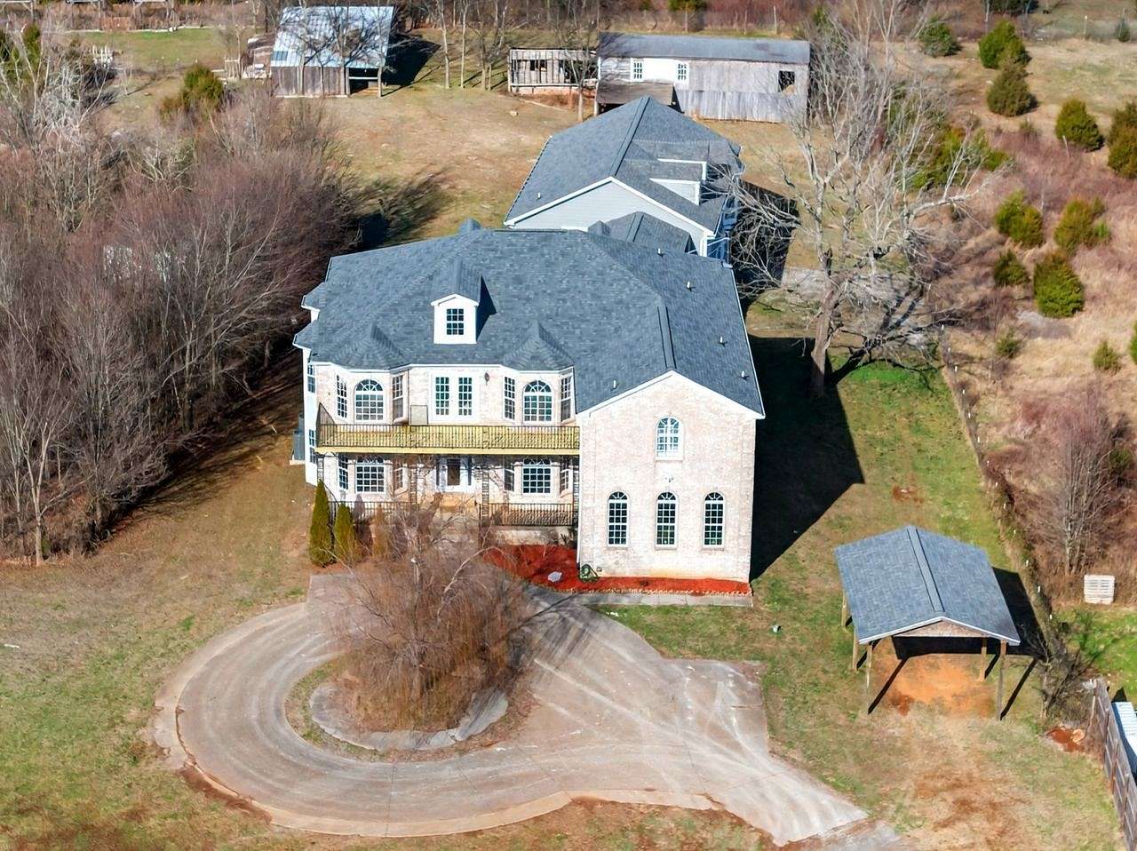 5.55 Acres of Land with Home for Sale in Lebanon, Tennessee