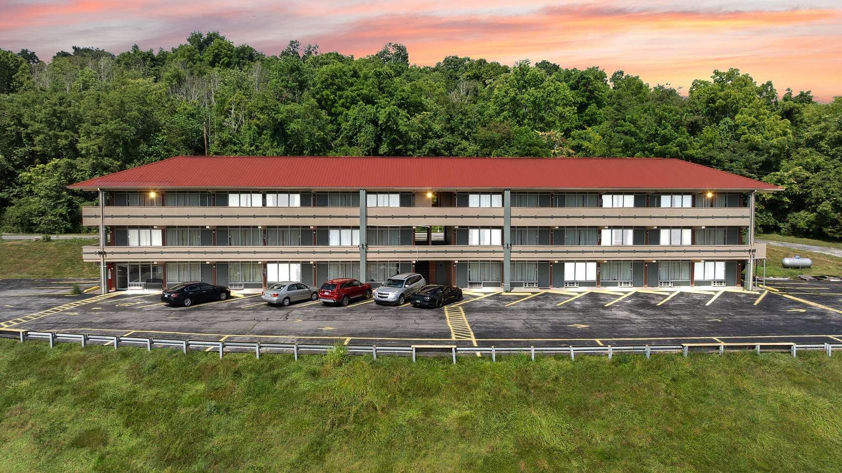 3 Acres of Improved Mixed-Use Land for Auction in Mount Vernon, Kentucky