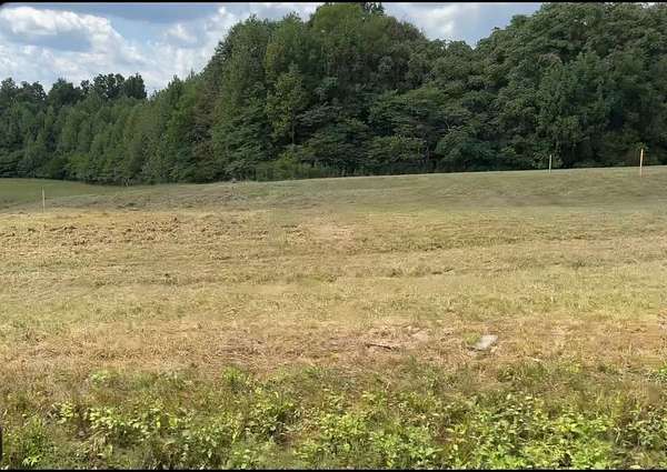 2 Acres of Residential Land for Sale in Lafayette, Tennessee