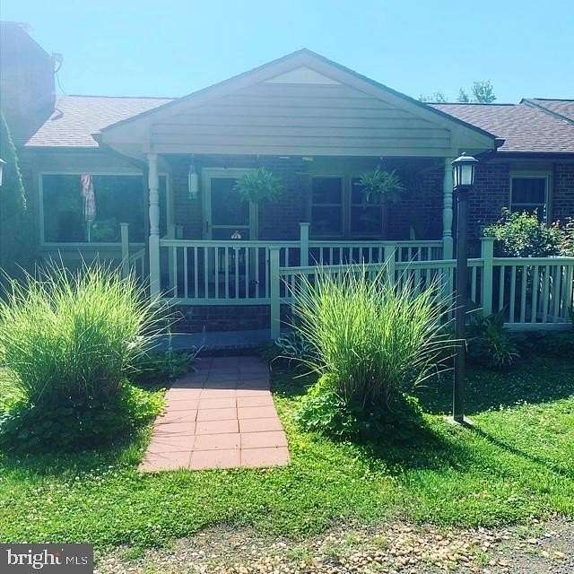 4.62 Acres of Residential Land with Home for Sale in Montross, Virginia