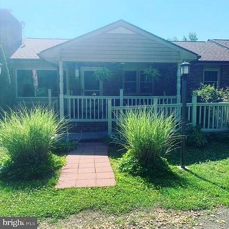 4.62 Acres of Residential Land with Home for Sale in Montross, Virginia