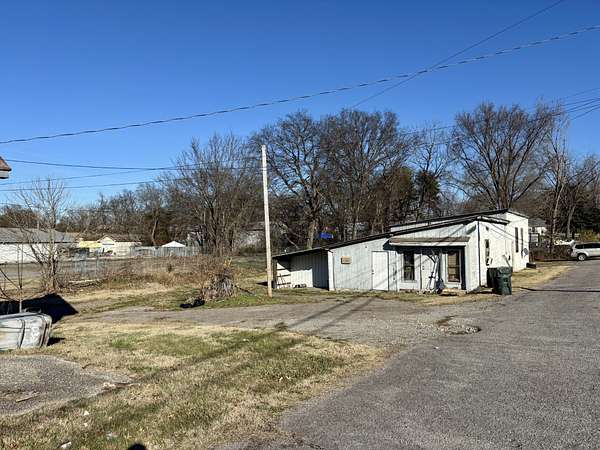 0.58 Acres of Improved Commercial Land for Sale in Gallatin, Tennessee