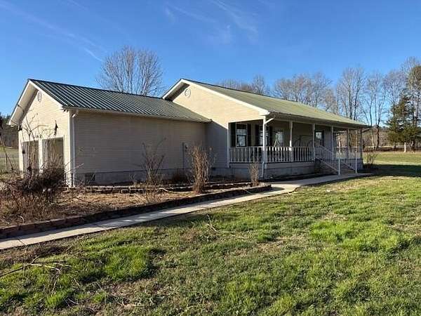 5 Acres of Residential Land with Home for Sale in LaFayette, Georgia