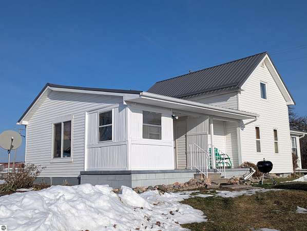 3.1 Acres of Residential Land with Home for Sale in Sterling, Michigan