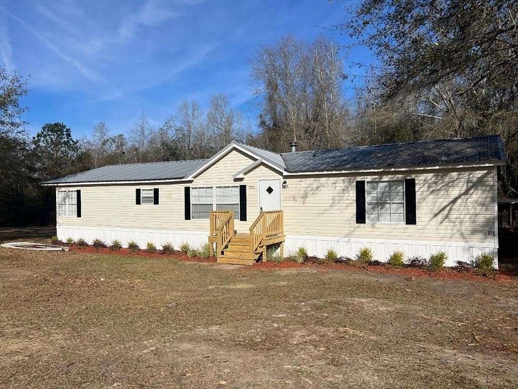 3 Acres of Residential Land with Home for Sale in Cairo, Georgia