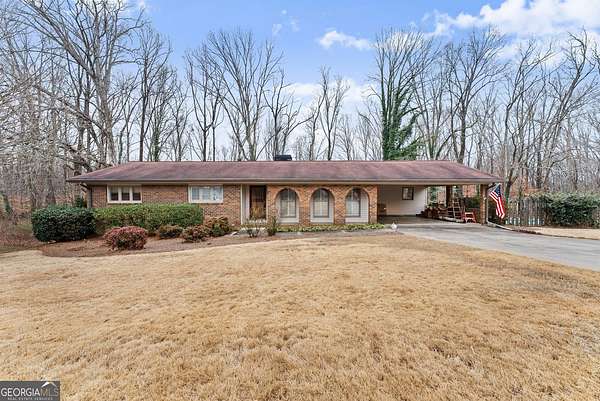 2.13 Acres of Residential Land with Home for Sale in Flowery Branch, Georgia