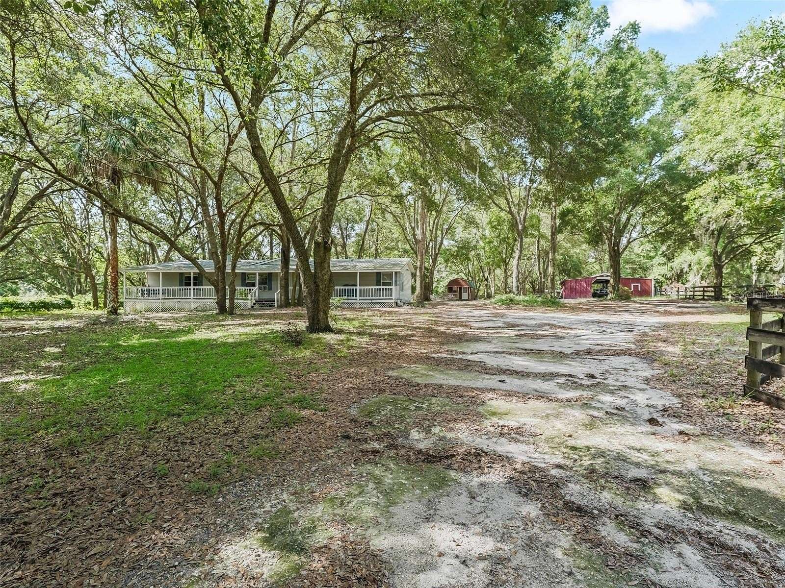 4.78 Acres of Residential Land with Home for Sale in Weirsdale, Florida