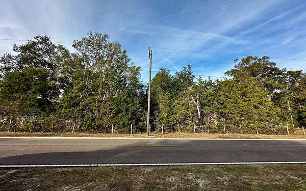 1 Acre of Residential Land for Sale in High Springs, Florida