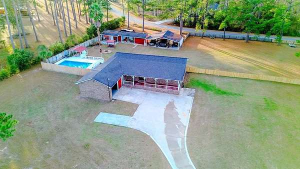 1.57 Acres of Residential Land with Home for Sale in Valdosta, Georgia