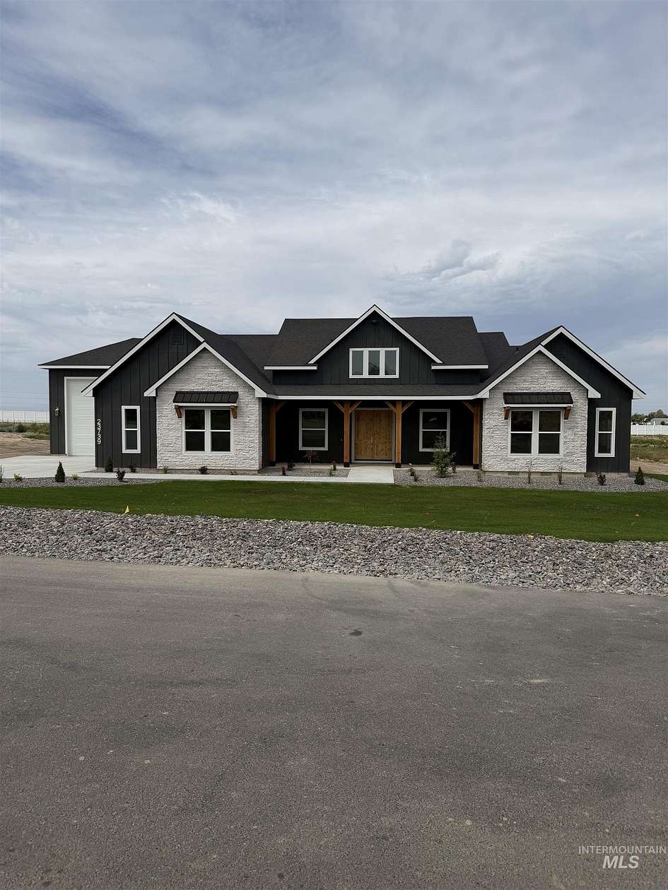 1.8 Acres of Land with Home for Sale in Caldwell, Idaho