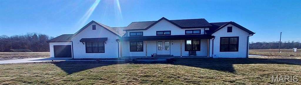 2 Acres of Residential Land with Home for Sale in Edwardsville, Illinois