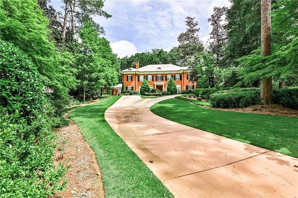 1.66 Acres of Residential Land with Home for Sale in Atlanta, Georgia