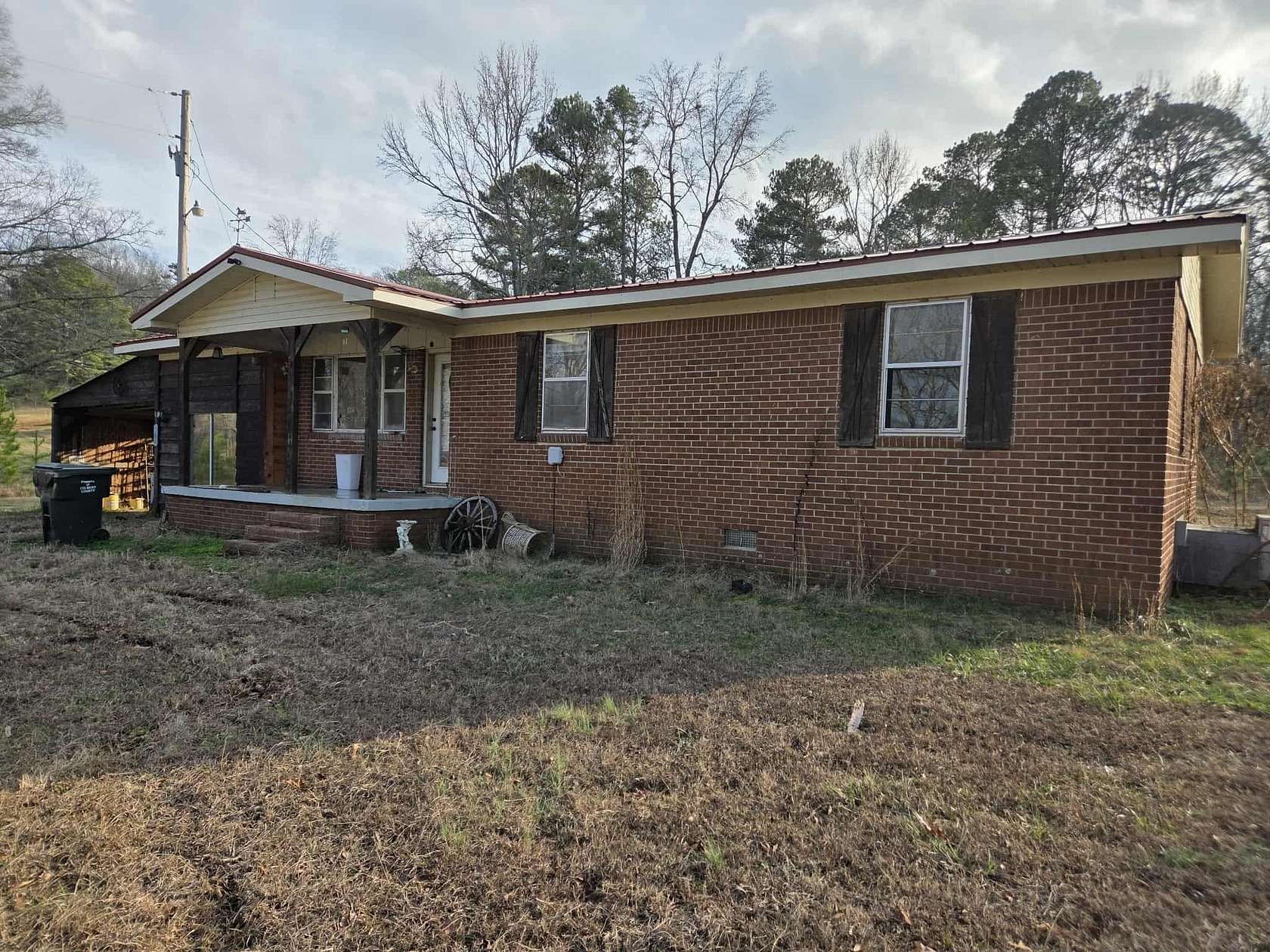 14.8 Acres of Land with Home for Sale in Tuscumbia, Alabama