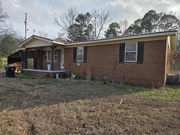 14.8 Acres of Land with Home for Sale in Tuscumbia, Alabama