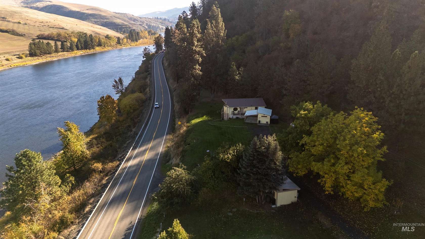 4 Acres of Residential Land with Home for Sale in Lenore, Idaho