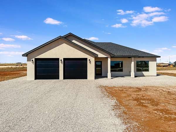 1.5 Acres of Land with Home for Sale in Seminole, Texas