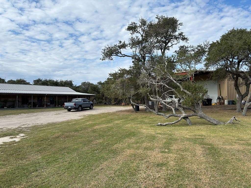 7.67 Acres of Residential Land with Home for Sale in Lamar, Texas