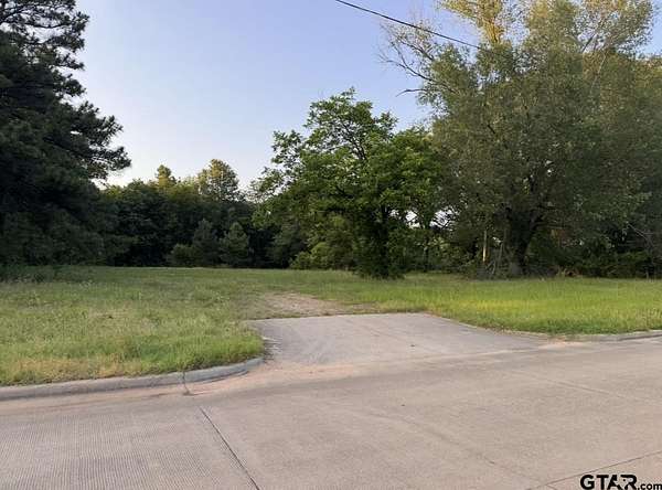 6 Acres of Residential Land for Sale in Mount Pleasant, Texas