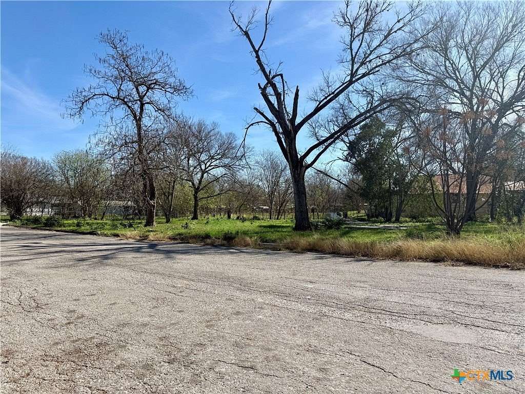 0.25 Acres of Improved Residential Land for Sale in Gonzales, Texas